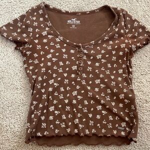 Cute, brown flower shirts, perfect for days out